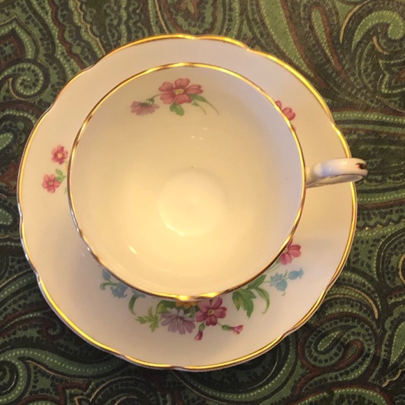 Regency “Calendine” Fine Bone China Teacup & Saucer - Picture 5 of 5